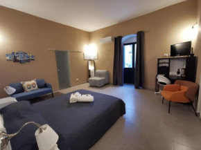 Hercules Suites, Noto